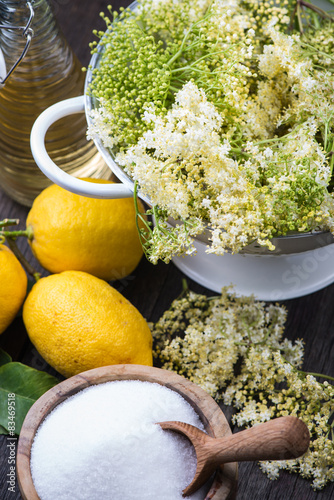 Quadro em tela Preparation of homemade elderflower cordial