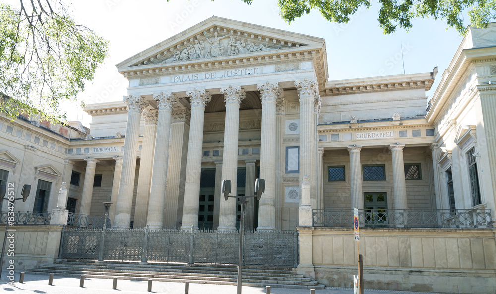 Fototapeta premium Palais de justice de Nîmes