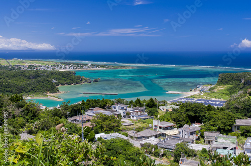 Fototapeta Naklejka Na Ścianę i Meble -  沖縄　うるま市の綺麗な海