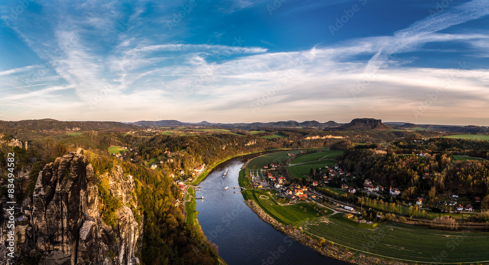 Aussicht über die Elbe von der Basteibrücke