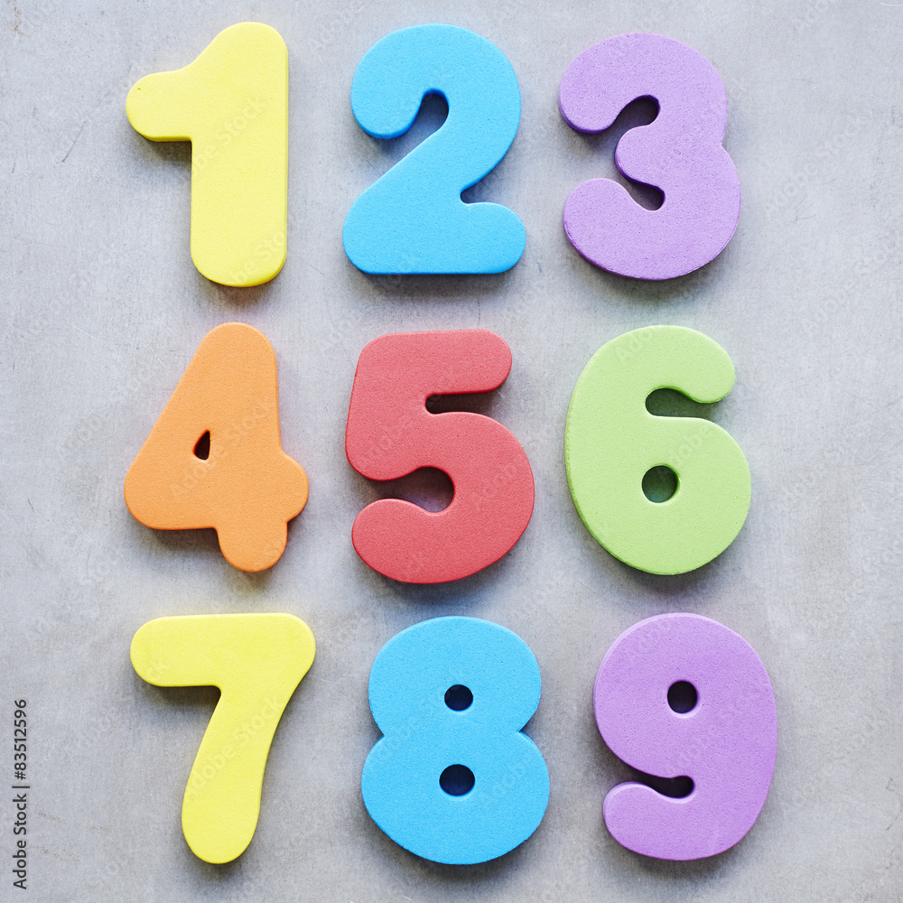 Naklejka premium Numbers on gray