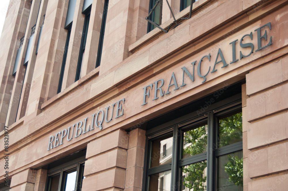 bâtiment officiel - façade - République Française bâtiment officiel - façade - République Française