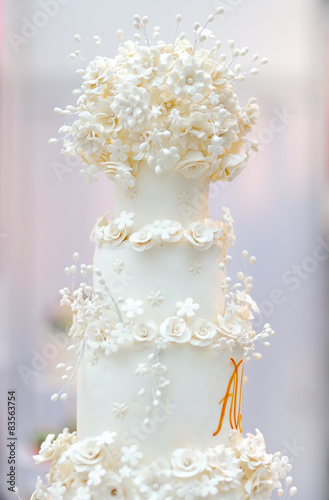 Delicious white wedding cake