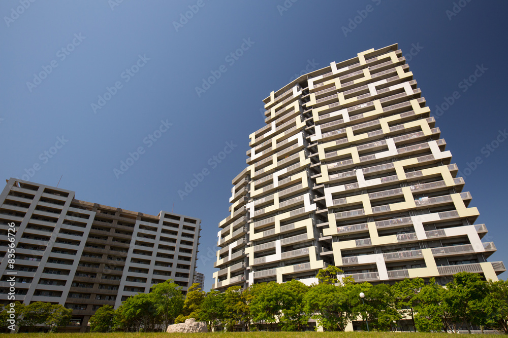 住宅街の大型マンション 住宅街の大型マンション