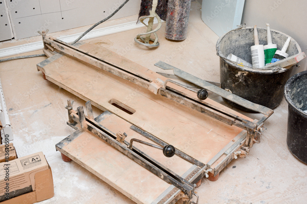 Obraz premium Fliesenschneider