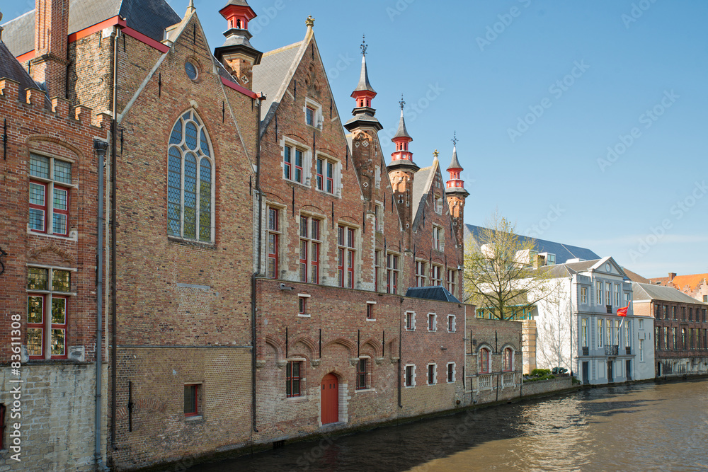 Fototapeta premium Gebäude am Steenhouwersdijk in Brügge