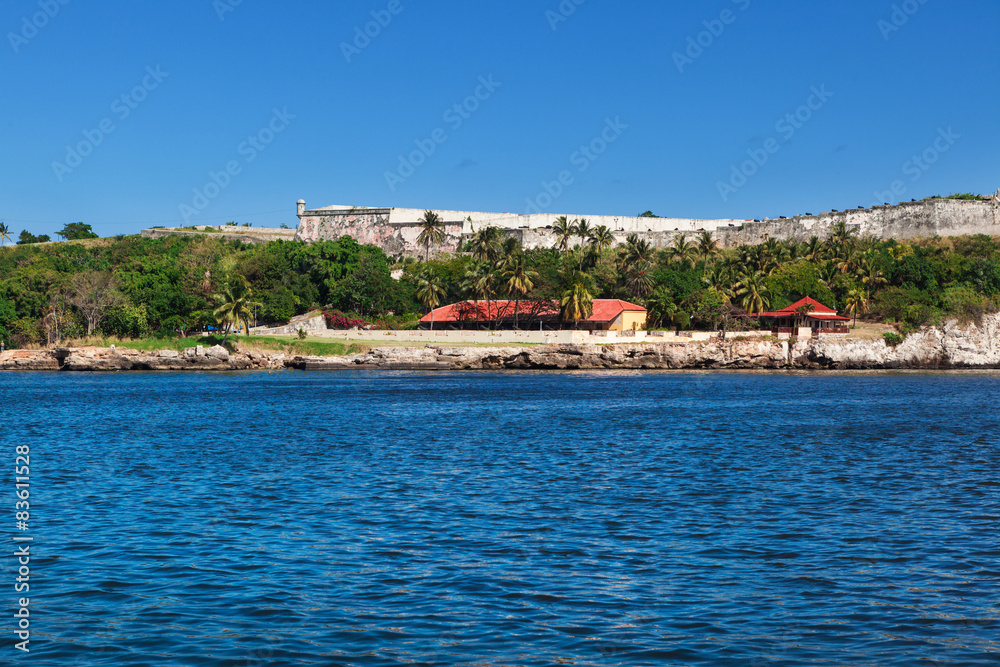 Obraz premium fortress and the calm sea