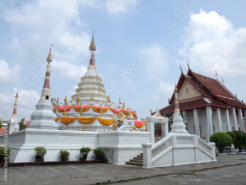 White stupa or jedi Thai style in Wat Songtham Worawihan