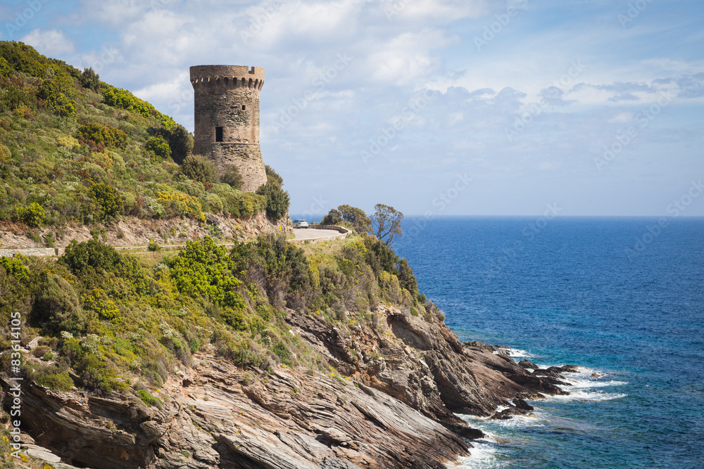Alte Wachtürme an der Küste von Korsika