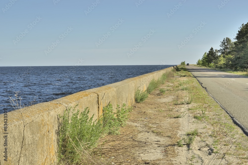 Дорога вдоль берега Днепра