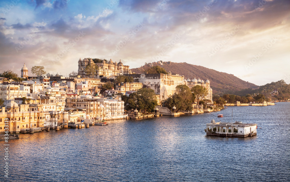 Lake Pichola and City Palace in India