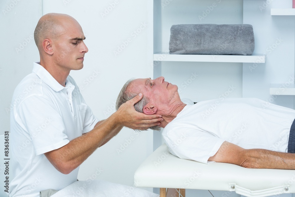 Obraz premium Man receiving head massage 