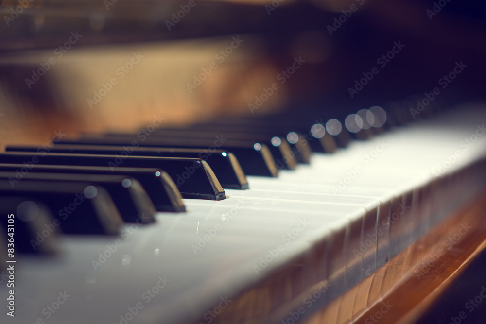Fototapeta premium Tło klawiatury fortepianu z selektywnej ostrości
