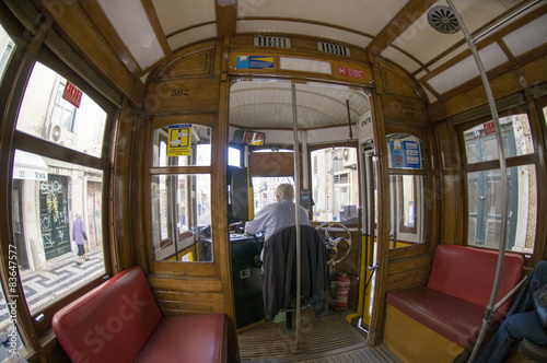 Straßenbahn 28 in Lissabon von innen