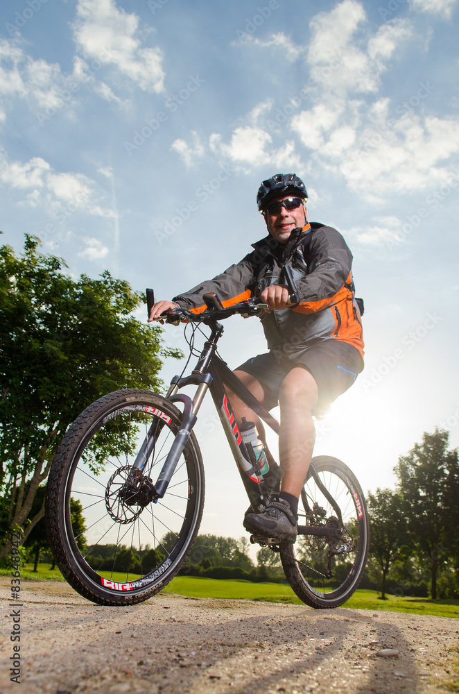 Fototapeta premium mountainbiker