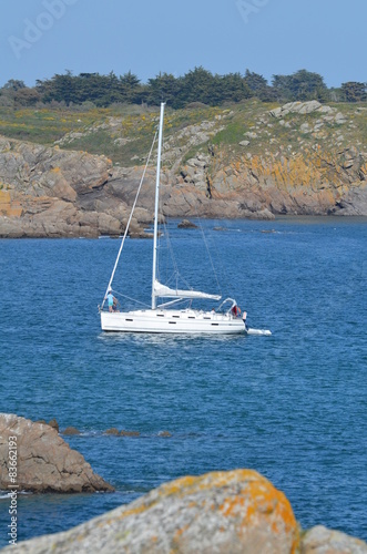 Voilier au mouillage - Île d'Yeu (Vendée)