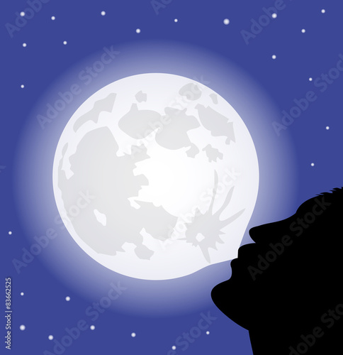 uomo fa un pallone con la luna piena