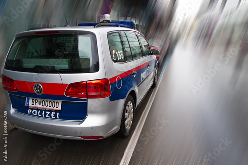 Polizeiauto in   sterreich - Polizeiwagen