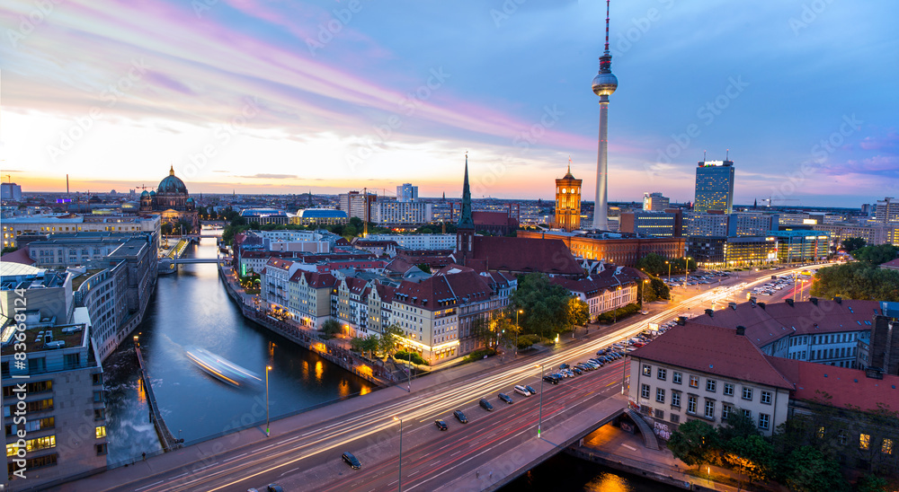 Skyline Berlin, Blick auf den Alexanderplatz - obrazy, fototapety, plakaty 