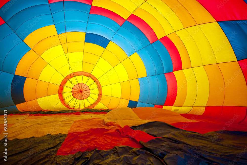 Obraz premium Multi colored hot air balloon view from inside