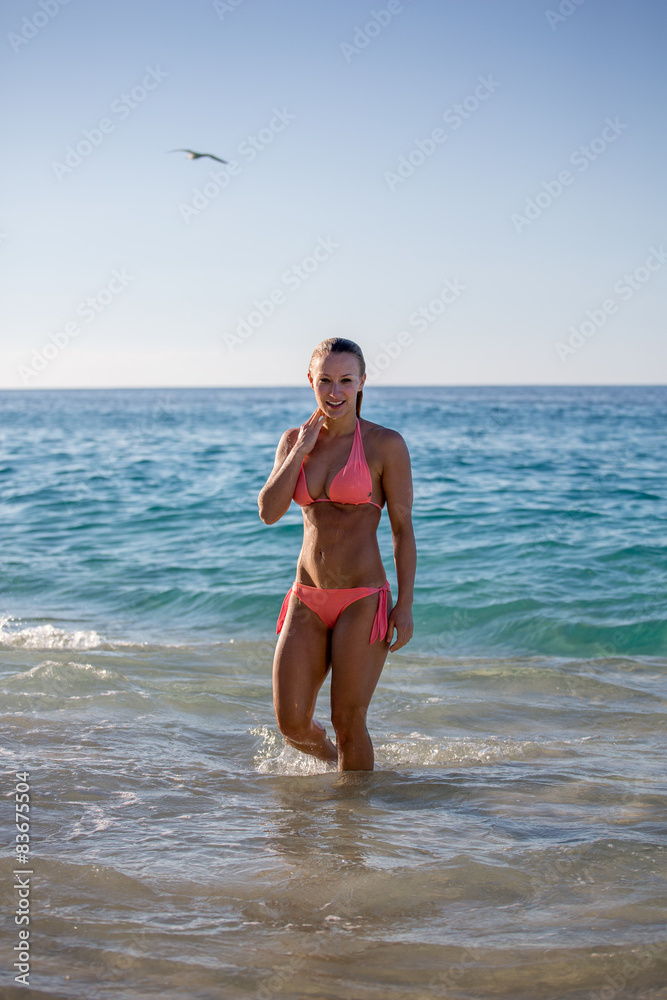 Fototapeta premium Girl at the beach