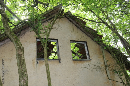 verlassenes haus photo