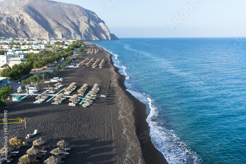 Fototapeta Naklejka Na Ścianę i Meble -  Perissa beach in Santorini