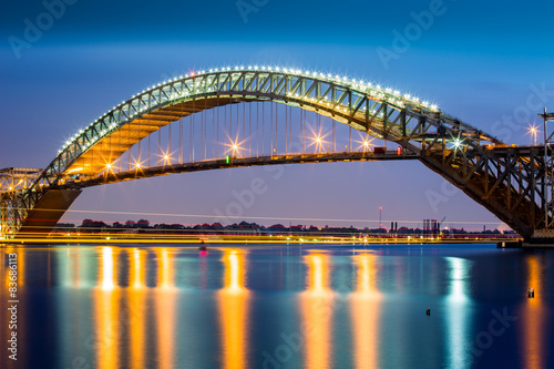 Fototapeta Naklejka Na Ścianę i Meble -  Bayonne Bridge, New Jersey at dusk