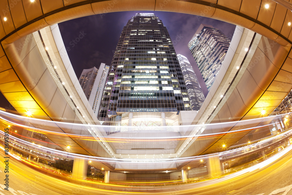 Obraz premium Hong Kong at night with traffic trails