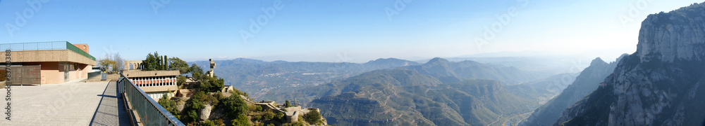 Panorámica de las montañas y valles de Montserrat, Barcelona