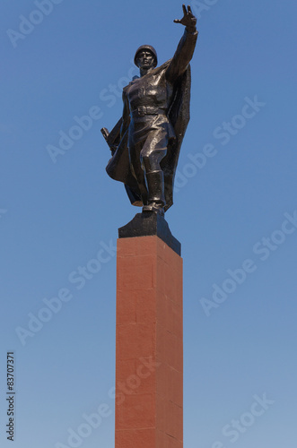 Obraz na płótnie monument to Soviet soldiers w salonie