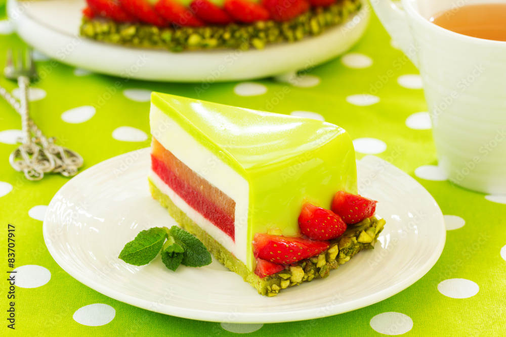 Cake with vanilla yogurt and strawberry mousse  