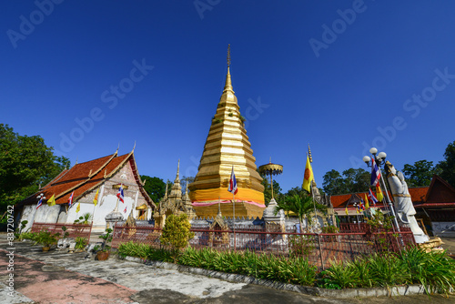 WAT PHRATHAT JOMJANG  PHARE  