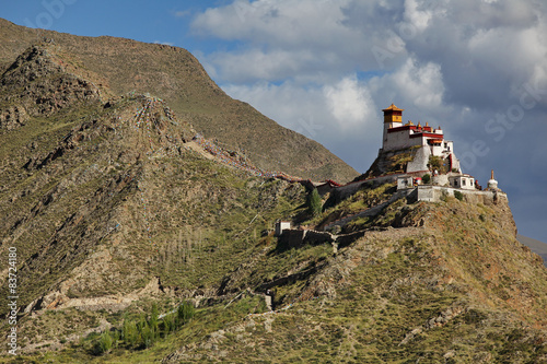 Yambulagang - najstarszy zamek w Tybecie