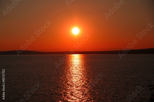 Красное солнце водной пустыни