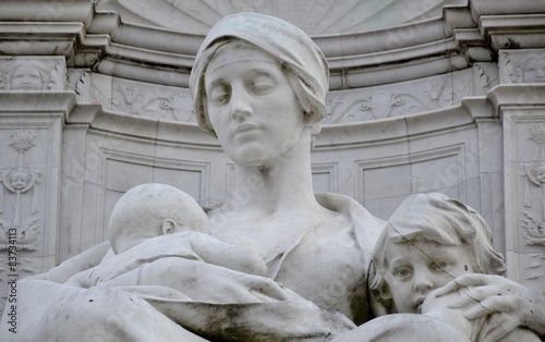 Detailed statue of a woman from London 