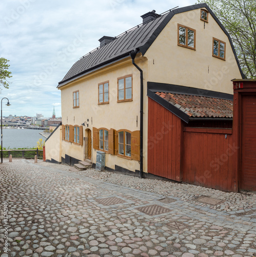 Charmigt gammalt hus på Bläcktornsgränd i Stockholm photo