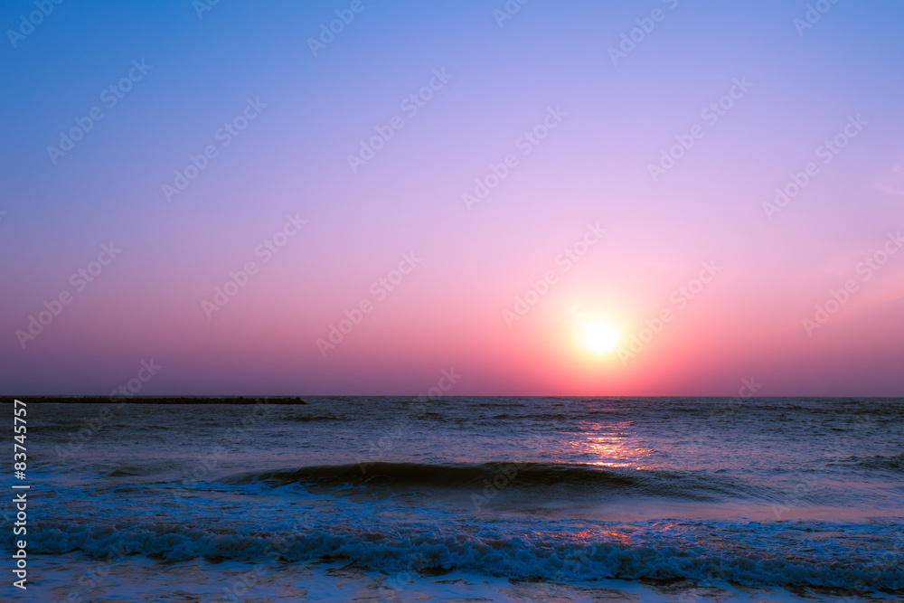 Fototapeta premium Beautiful sunset over the sea