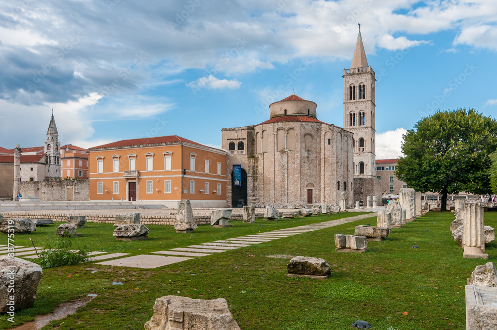 Zadar, Kroatien, mit Blick auf die Kirche Sveti Donat