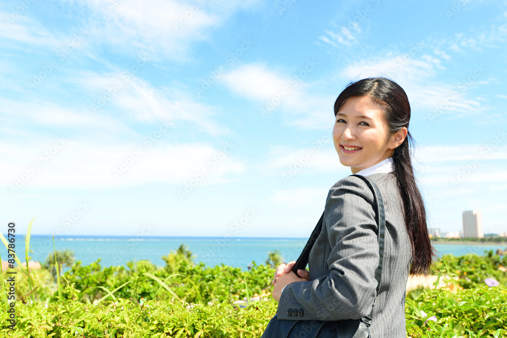 笑顔の女性