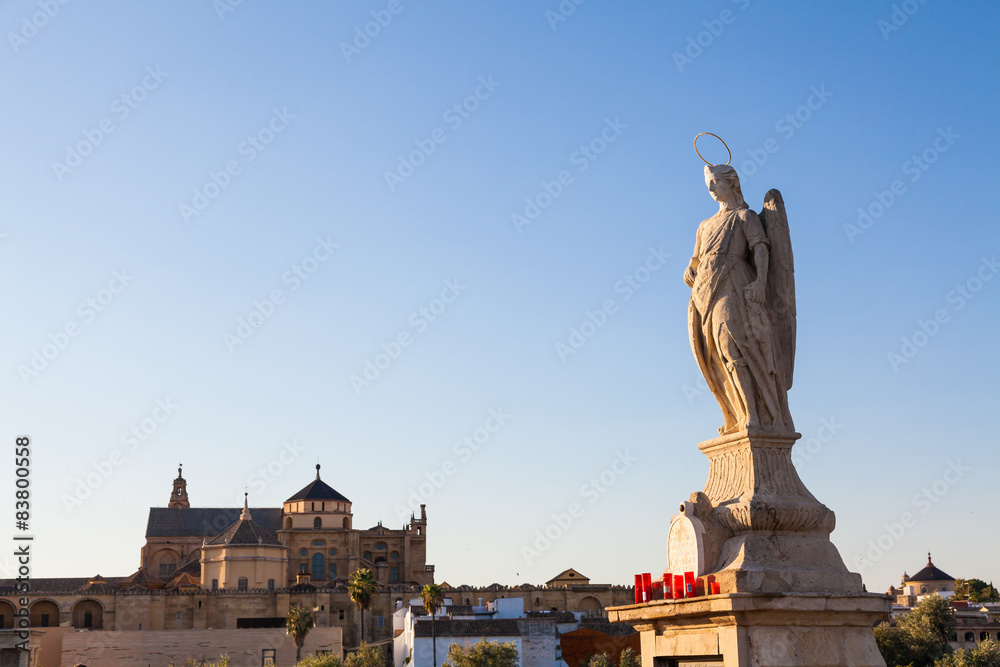 Obraz premium Roman Bridge of Cordoba - statue detail