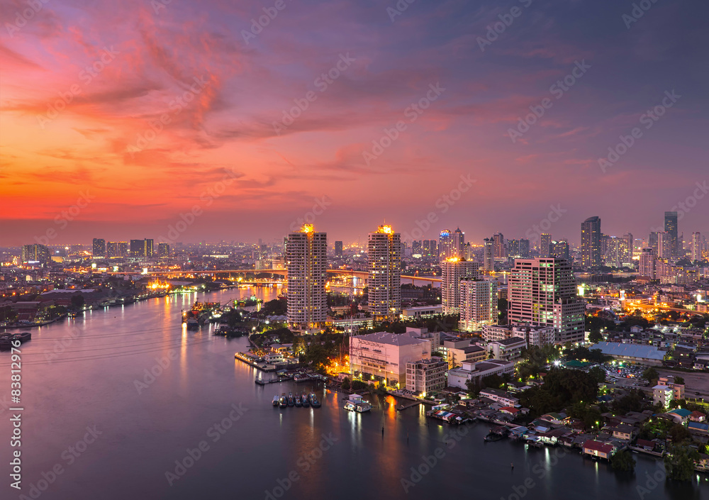 Fototapeta premium Chao phraya river sunset