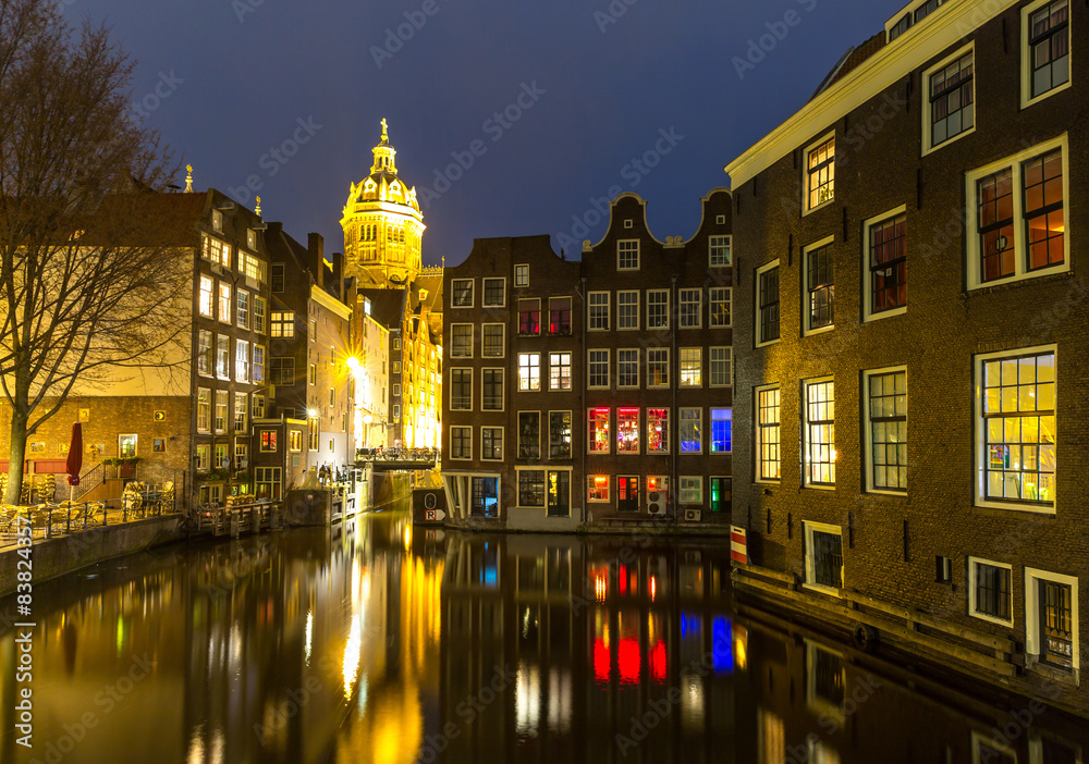 Naklejka premium Amsterdam at night