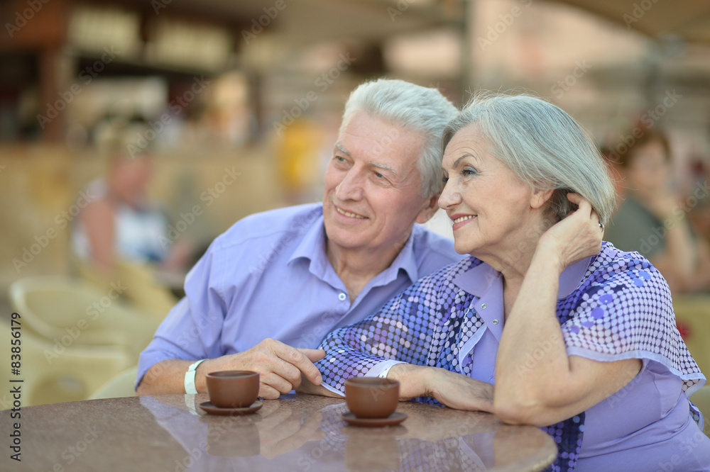 couple with coffee 