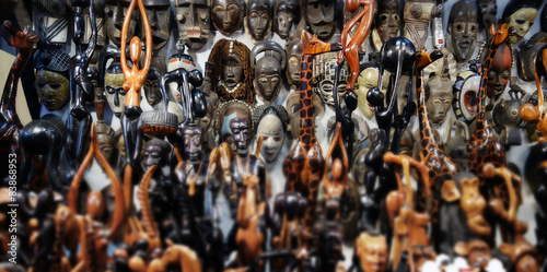 Bild auf Leinwand Statues et masques africains