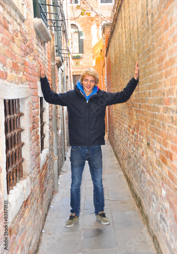 Teenager in Venedig photo