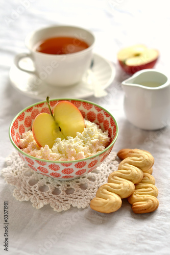 cottage cheese with apple and homemade biscuits 