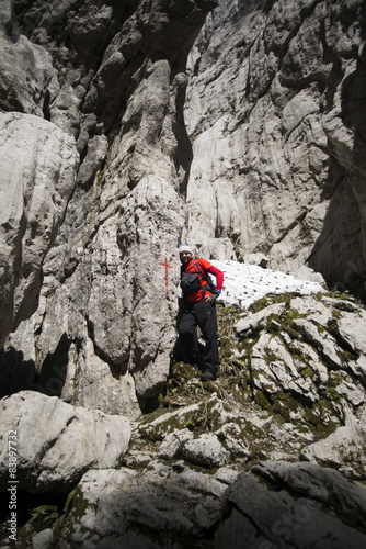 Hiker posing in Bijele stijene