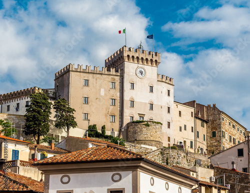 Obraz na plátně Caste of Rosignano in Tuscany