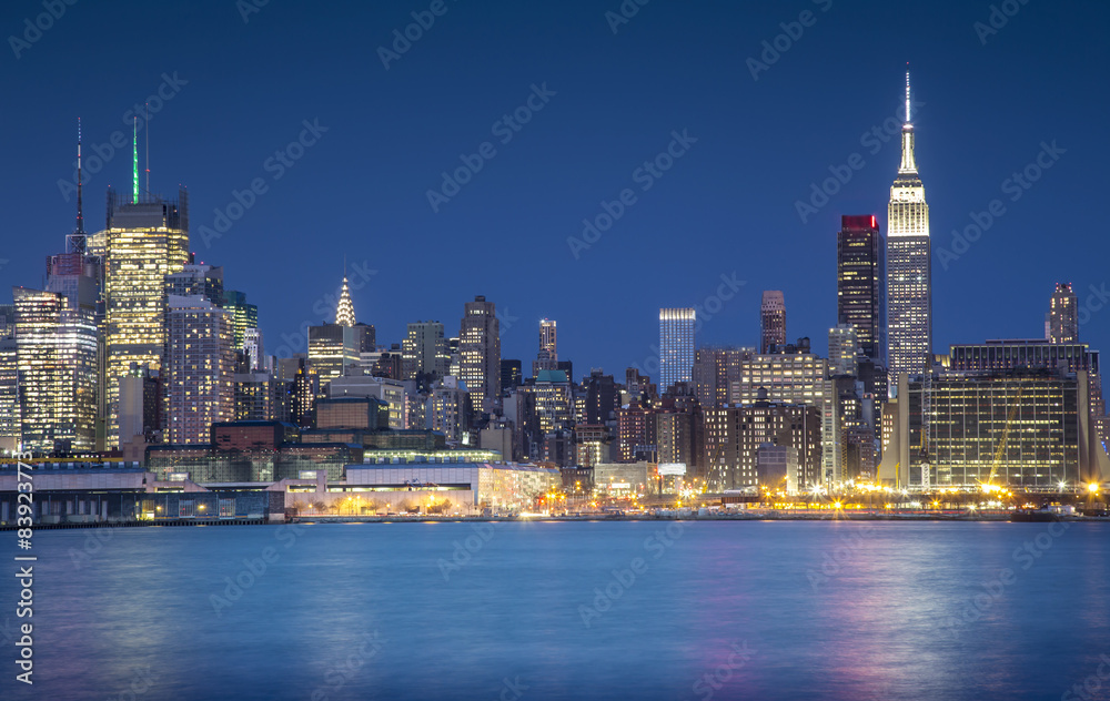 Panoramic view of Manhattan midtown at night